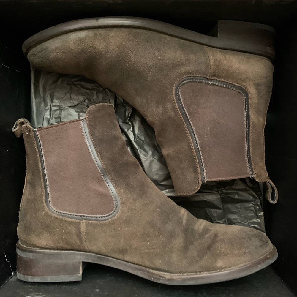 Thursday Duchess olive leather Chelsea boots size 9